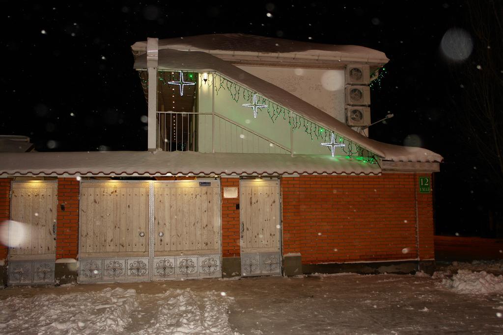 Hotel Sicilia Chornomorsk Exterior photo